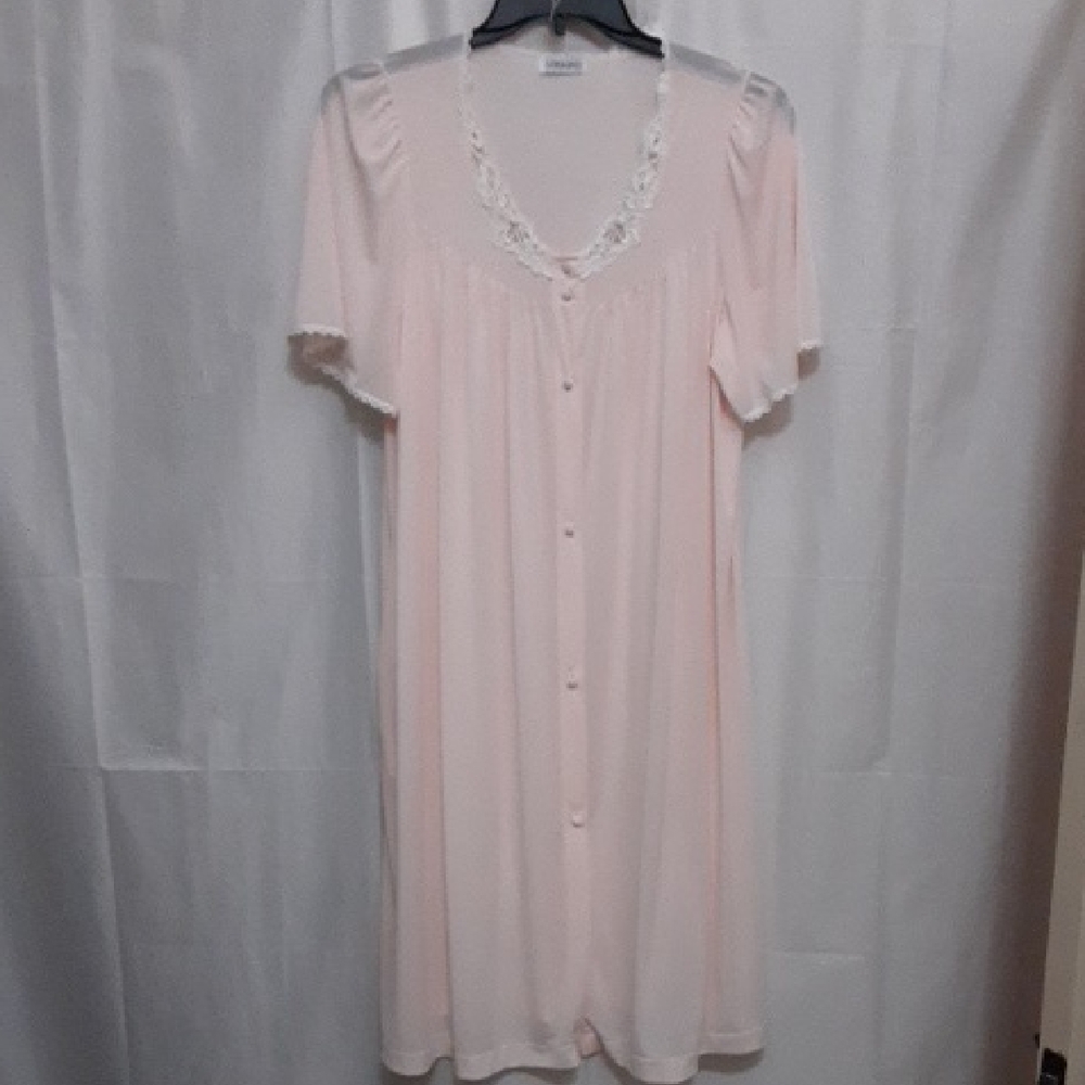 Soft Pink Short-Sleeve Button-Front Nightgown with Lace Trim